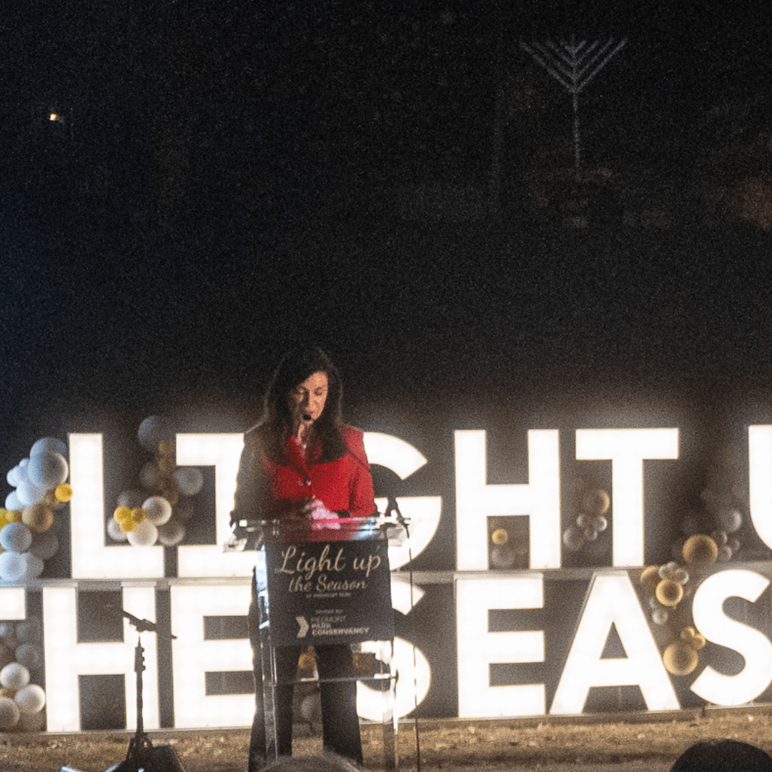 2025 Light Up The Season Event Photos- Holiday Tree (10)